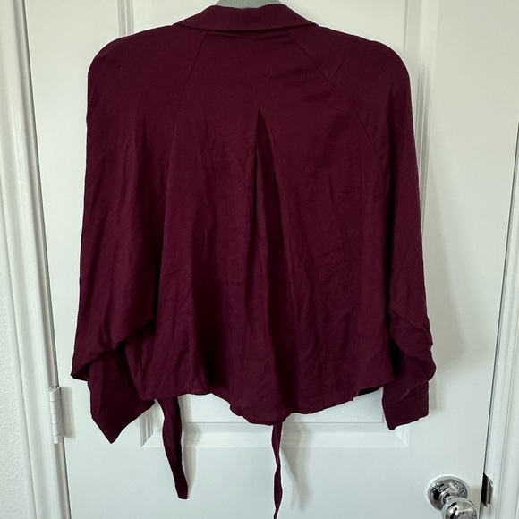 Good Luck Gem Maroon Front Tie Collared shirt - Picture 3 of 3